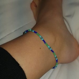 Cute anklet!